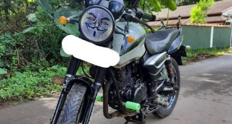 BAJAJ PULSAR 150 2005