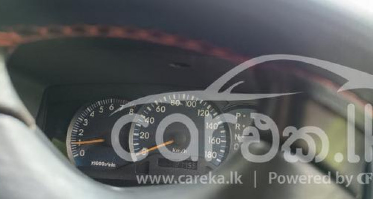 TOYOTA COROLLA NZE-121 2003
