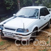 MAZDA FAMILIA 323 1989