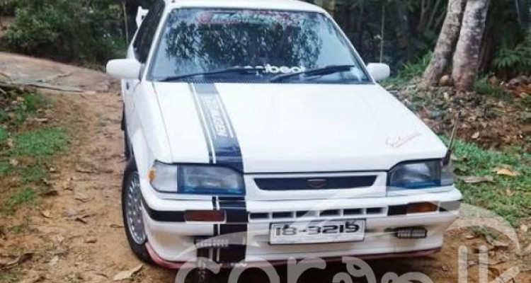 MAZDA FAMILIA 323 1989