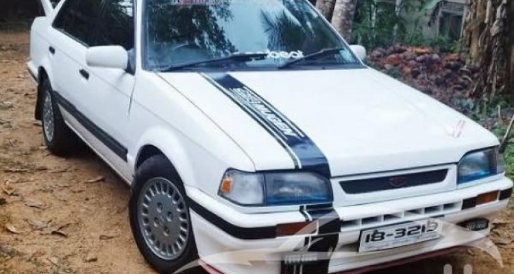 MAZDA FAMILIA 323 1989