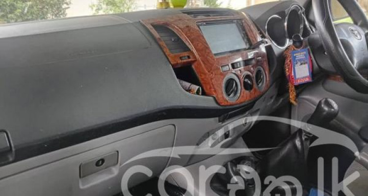 TOYOTA HILUX 2009
