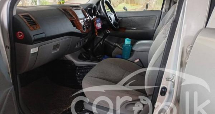 TOYOTA HILUX 2009