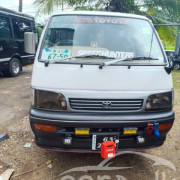 TOYOTA DOLPHIN 1995