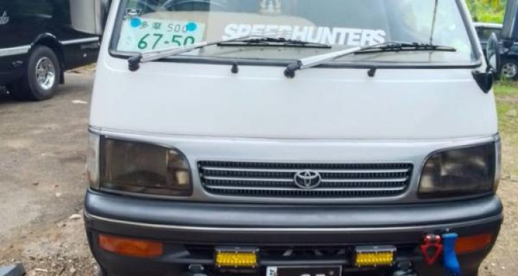 TOYOTA DOLPHIN 1995