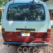 TOYOTA HIACE LH40 1981