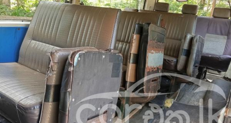 TOYOTA HIACE LH40 1981