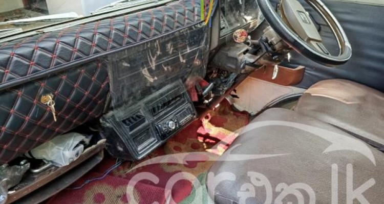 TOYOTA HIACE LH40 1981