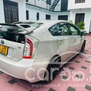 TOYOTA PRIUS 2012