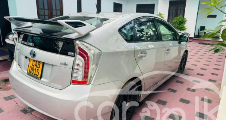 TOYOTA PRIUS 2012