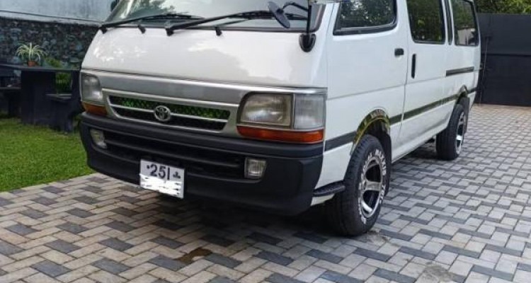 TOYOTA DOLPHIN 1995