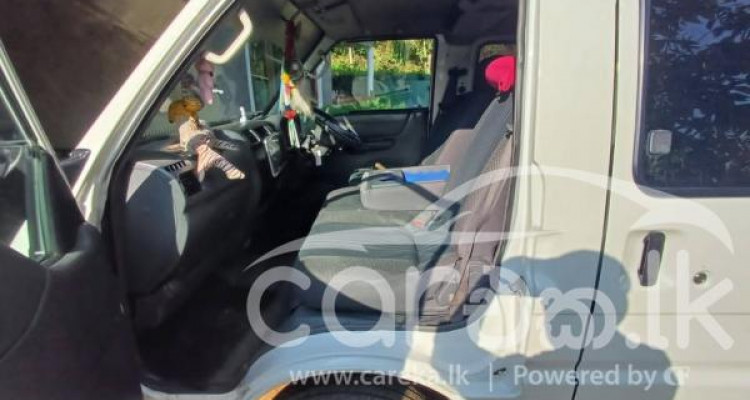 MAZDA BONGO 2008