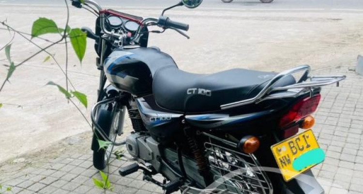 BAJAJ CT100 2015