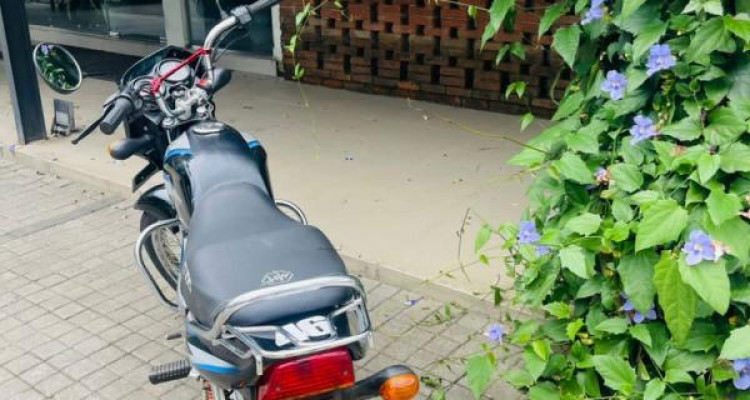 BAJAJ CT100 2015