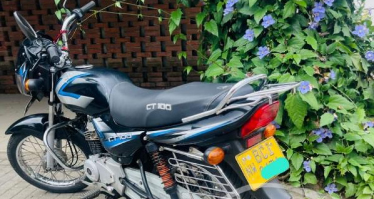BAJAJ CT100 2015