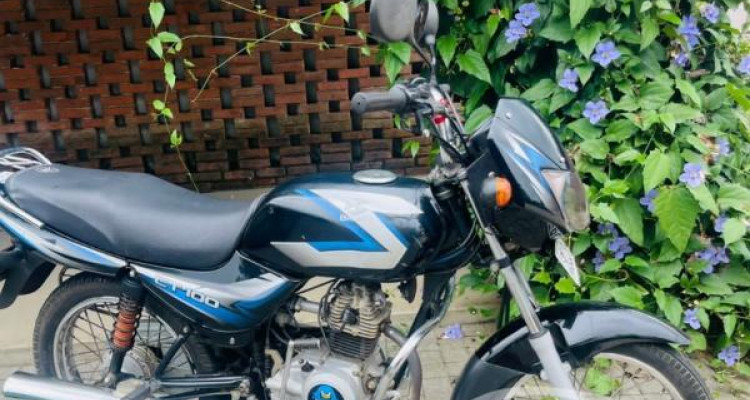 BAJAJ CT100 2015