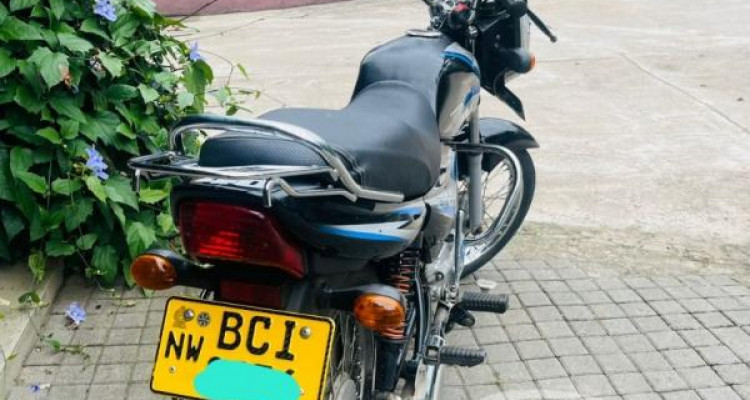 BAJAJ CT100 2015