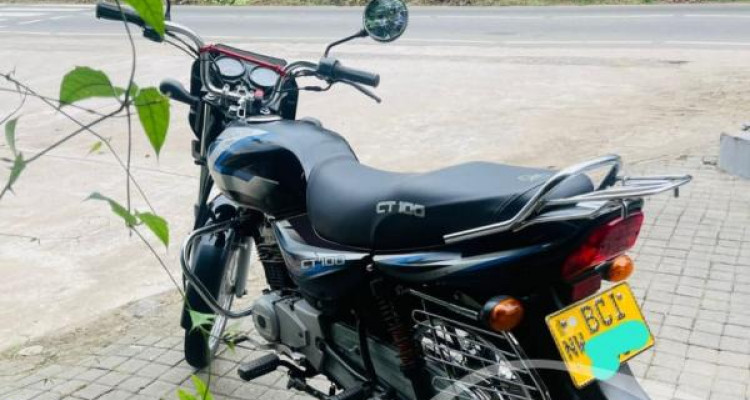 BAJAJ CT100 2015