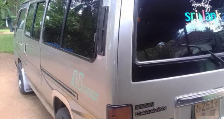 NISSAN CARAVAN 1993