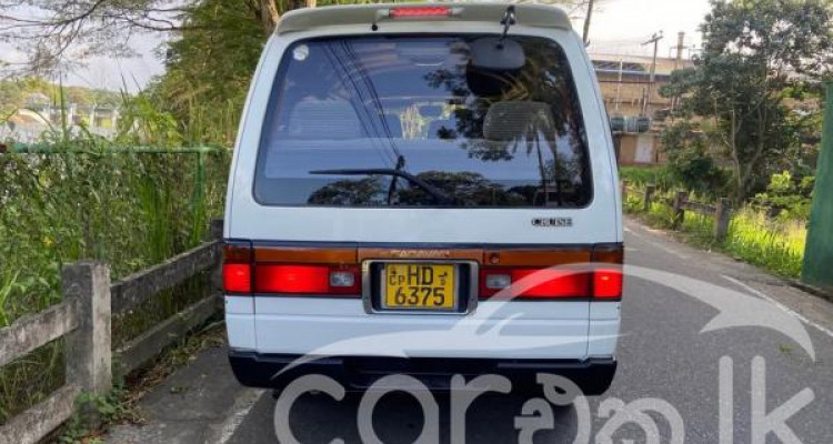 NISSAN CARAVAN 1997