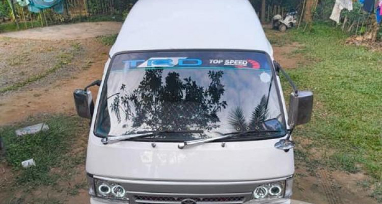 TOYOTA DOLPHIN 1998