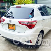 TOYOTA VITZ 2017