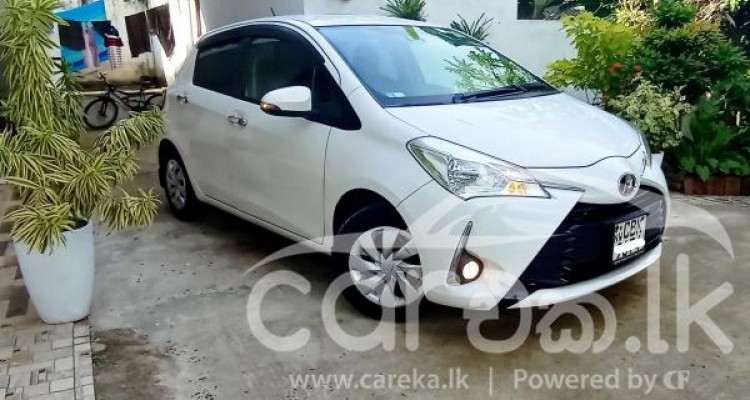 TOYOTA VITZ 2017