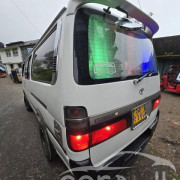 TOYOTA HIACE LH113 1991