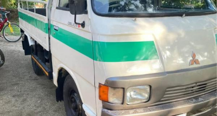 MITSUBISHI DELICA 1976