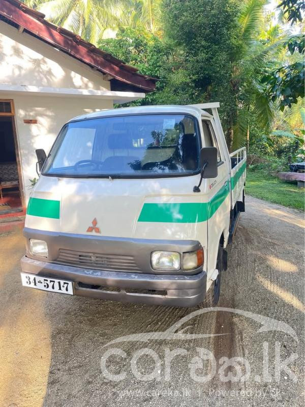 MITSUBISHI DELICA 1976