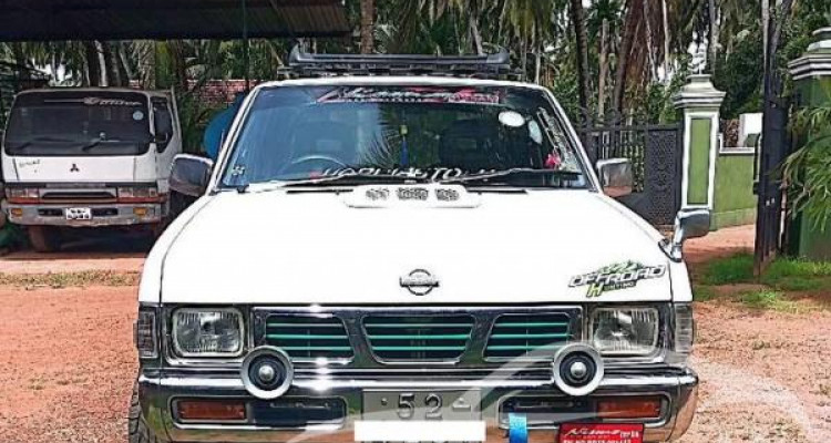 NISSAN D21 1991