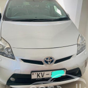 TOYOTA PRIUS 2011