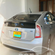 TOYOTA PRIUS 2011