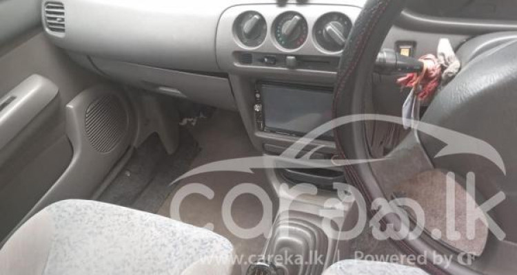 NISSAN MARCH K11 2002