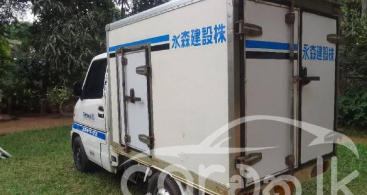 MITSUBISHI MINICAB 1999