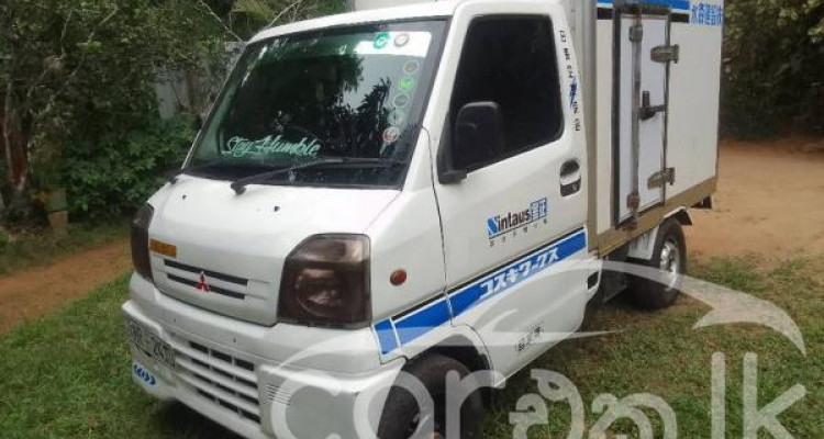 MITSUBISHI MINICAB 1999