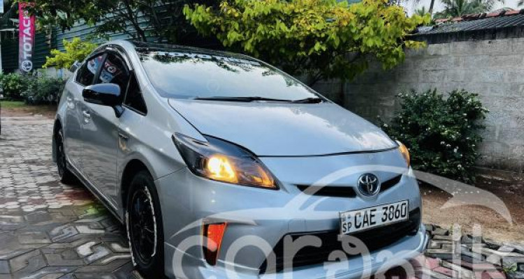 TOYOTA PRIUS 2012