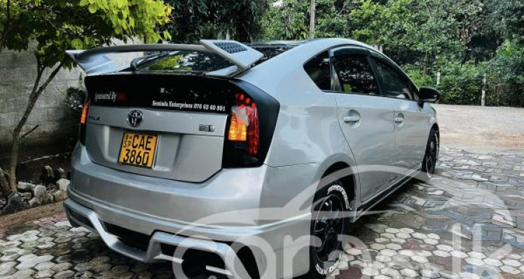 TOYOTA PRIUS 2012