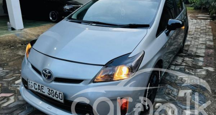 TOYOTA PRIUS 2012