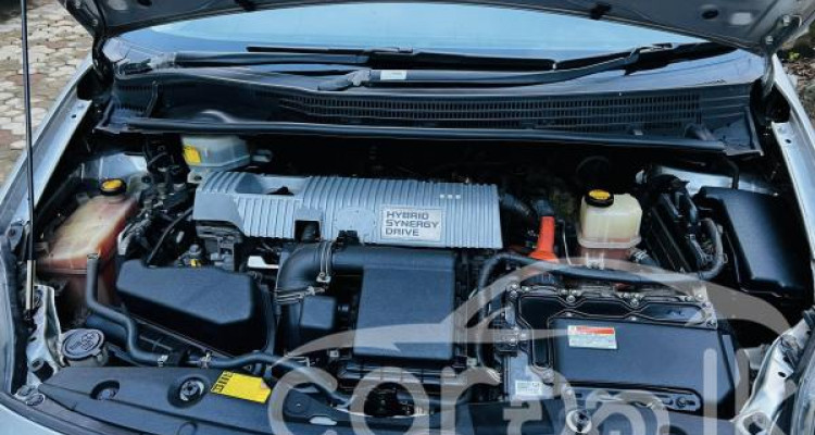 TOYOTA PRIUS 2012