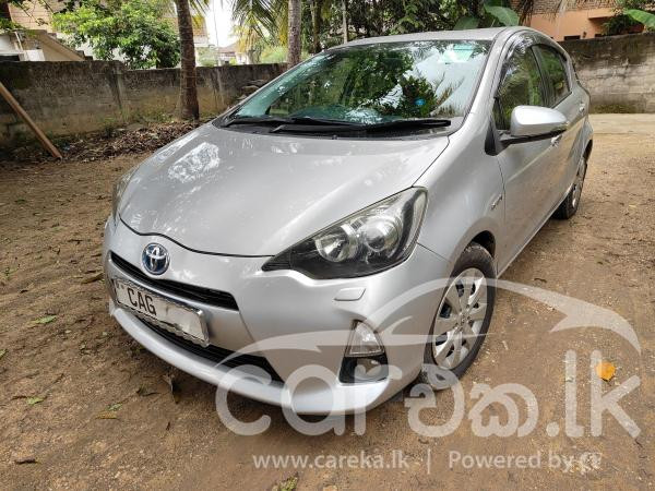 TOYOTA AQUA 2012