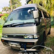 NISSAN CARAVAN 1999