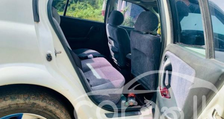 NISSAN PRIMERA 2001