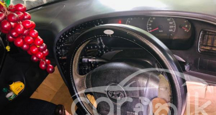 HYUNDAI ELANTRA 2000