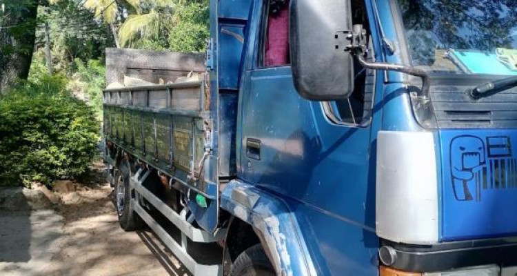 MITSUBISHI FUSO 1999