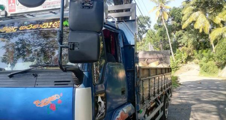 MITSUBISHI FUSO 1999