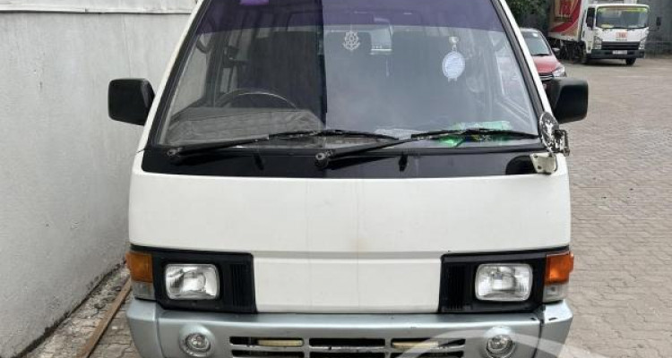 NISSAN VANETTE 1986