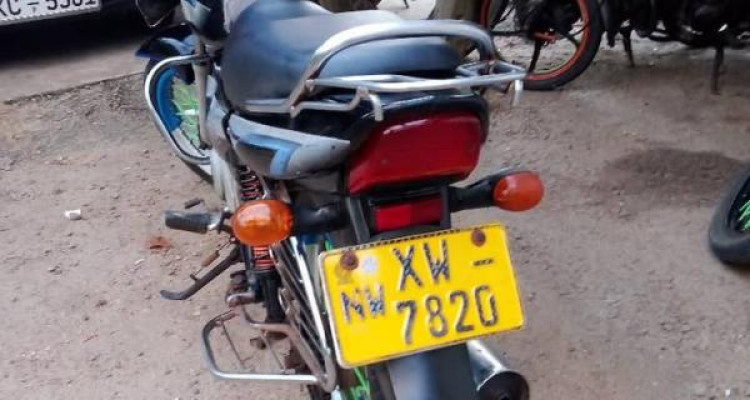 BAJAJ CT100 2012