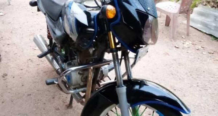 BAJAJ CT100 2012