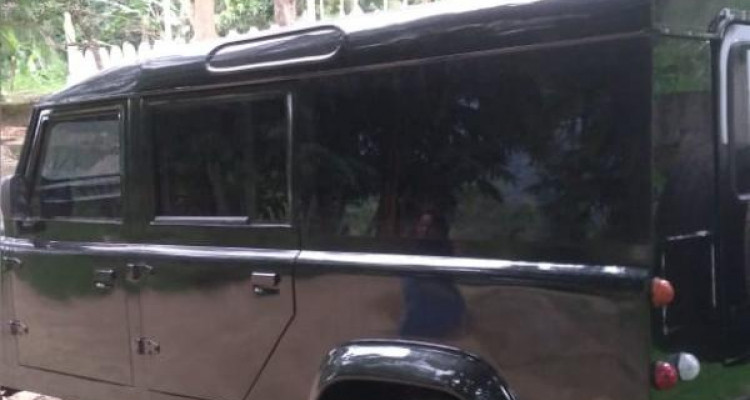 MAHINDRA BOLERO DEFENDER 2011